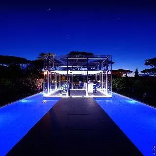 *****  Kube Saint-Tropez Hotel Gassin Franciaország