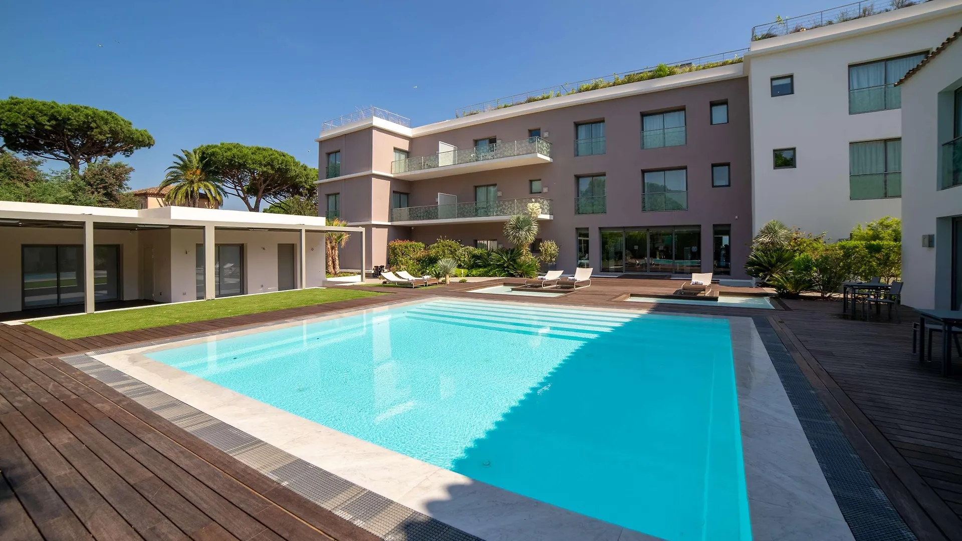 Kube Saint-Tropez Hotel Gassin 5*,